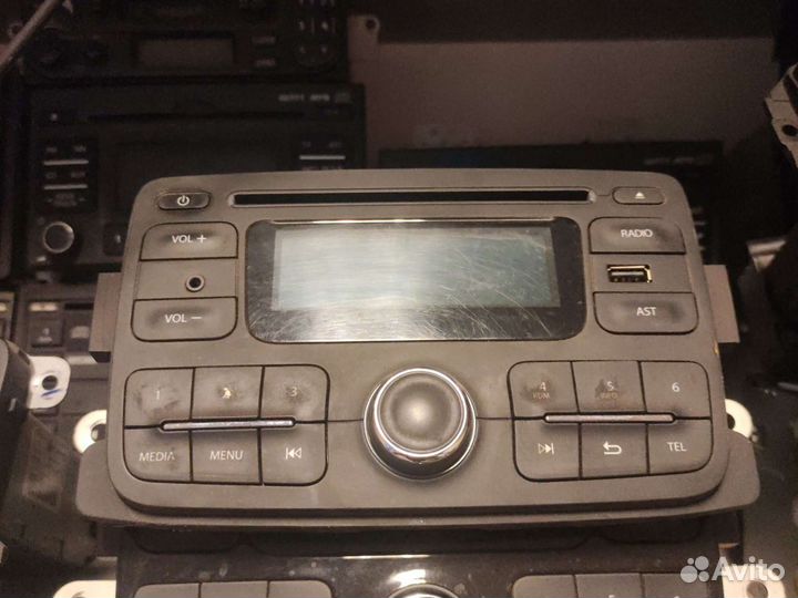 Магнитола штатная Renault Logan 2