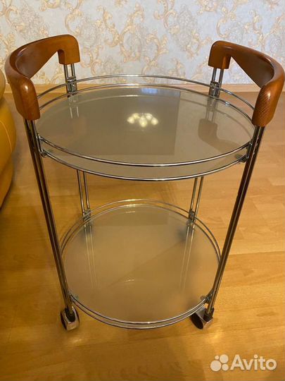 Журнальный стол на колесиках