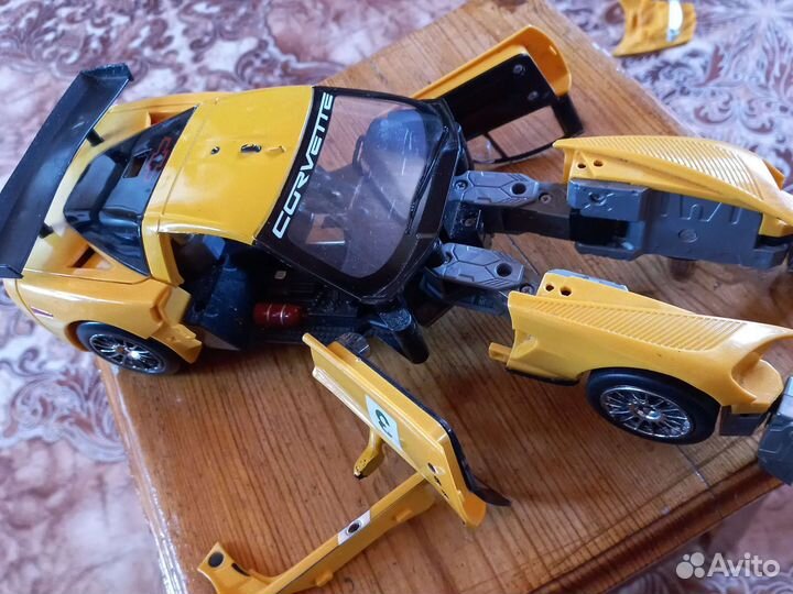 Игрушки трансформеры бамблби