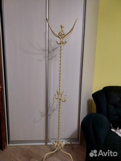 Вешалка напольная