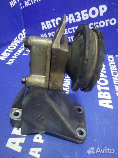 Кронштейн опоры двигателя Chery Amulet лифтбэк