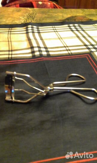 Приспособление для завивки ресниц