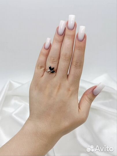 Золотое кольцо с бриллиантами, сапфир 585 / 3.1 гр