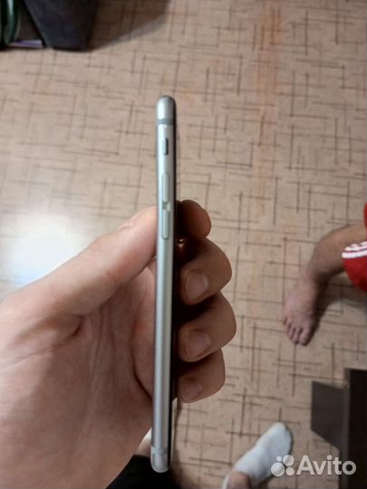 Телефон iPhone 6s