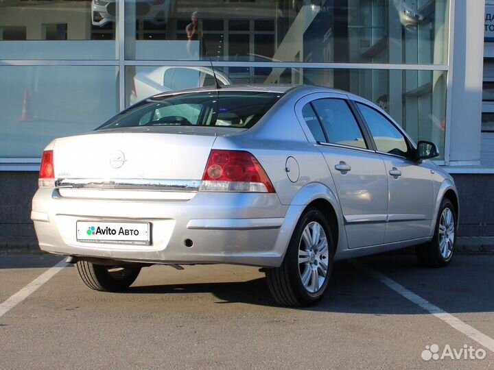 Opel Astra 1.8 AT, 2011, 215 000 км