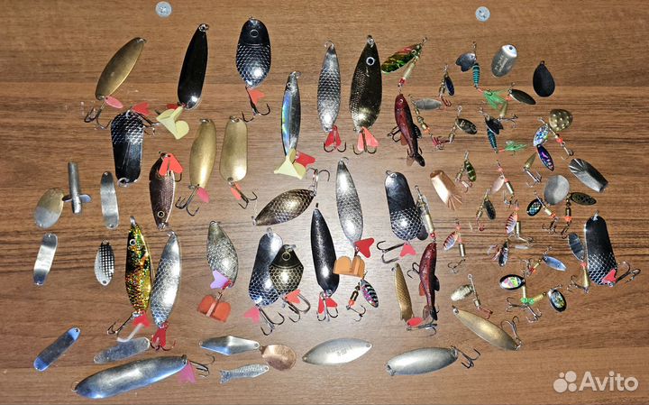 Набор блесен бу и силиконовых приманок