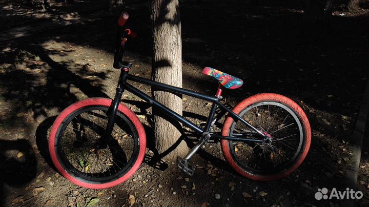 Трюковой велосипед BMX