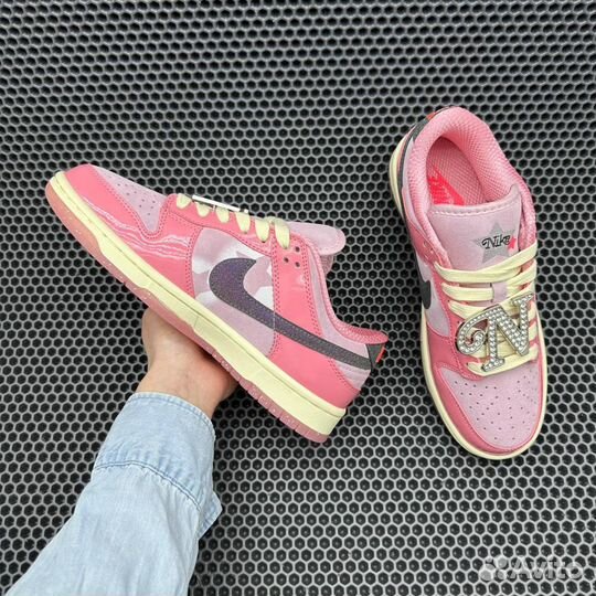 Кроссовки nike dunk low barbie