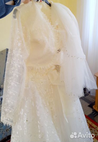 Свадебное платье 46 48 бу