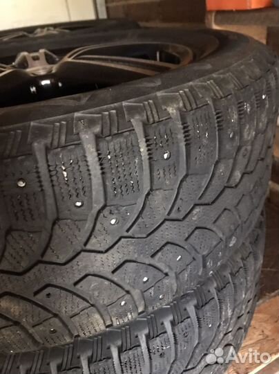 Bridgestone Blizzak Spike-01 225/60 R17 103T