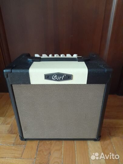 Набор усилитель-гитара фирмы Cort