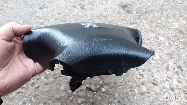 Подушка безопасности руля Peugeot 406