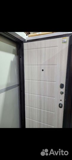 Дверь входная металлическая новая