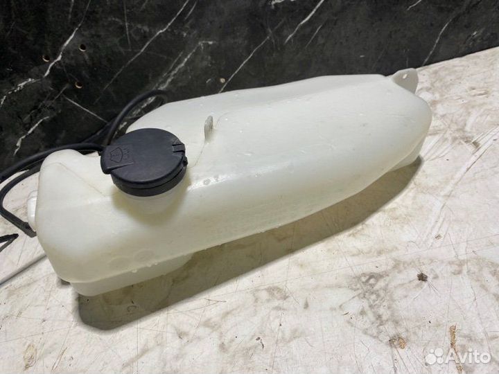 Бачок стеклоомывателя Renault Sandero Stepway