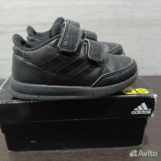 Детские кроссовки adidas