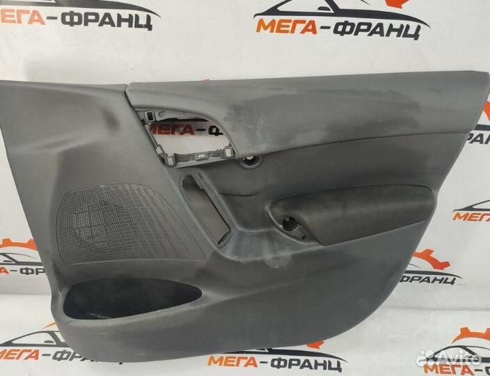 Обшивка боковой двери передняя правая Citroen C3