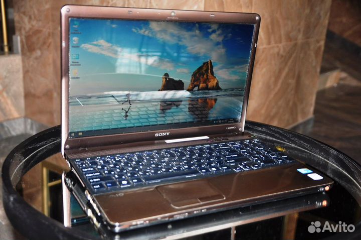 Классный ноутбук Sony vpceb1S1R на i5