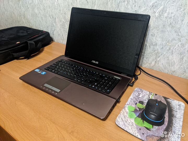 Ноутбук Asus 17.3 core i3 SSD240+HDD500+DVD-RW+6Гб