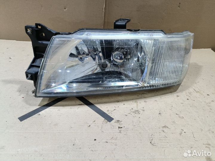 Фары Mitsubishi Chariot Grandis N94W