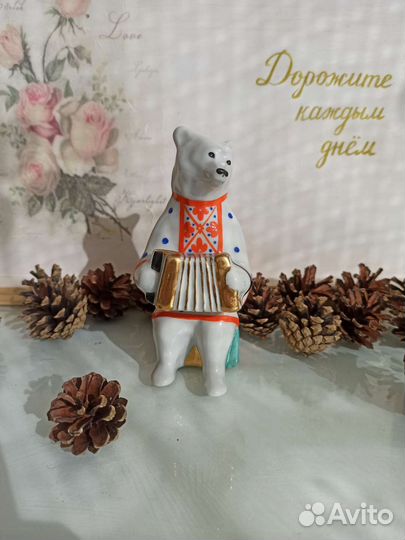 Фарфоровая статуэтка медведь СССР Дулево