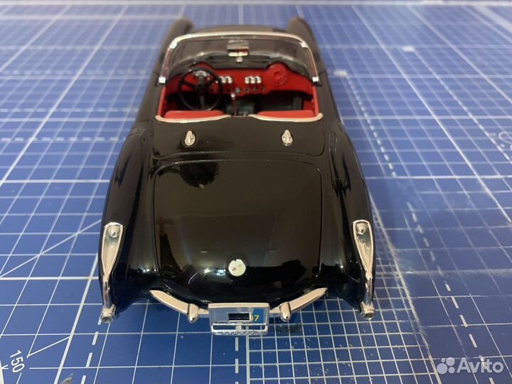 Chevrolet Corvette 1/24