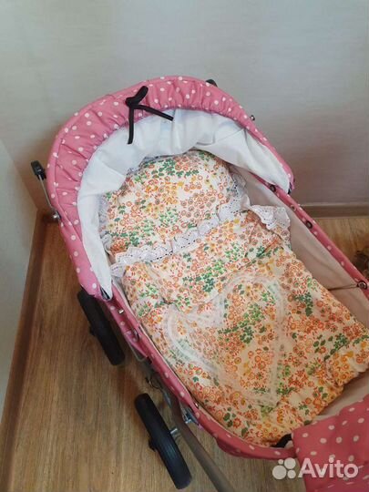 Коляска для кукол