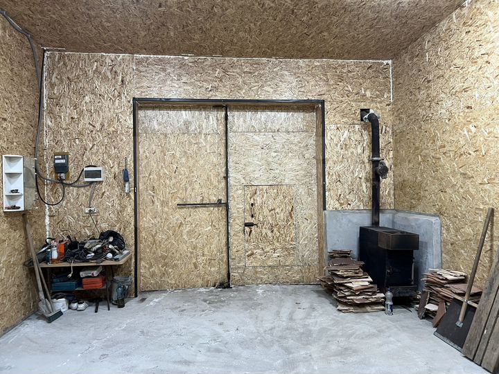 Гараж, > 30 м²