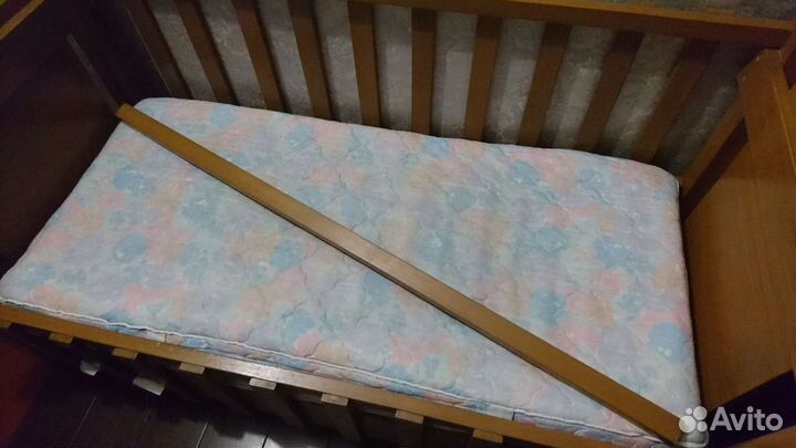 Детская кровать из массива дерева