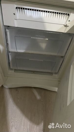 Холодильник indesit