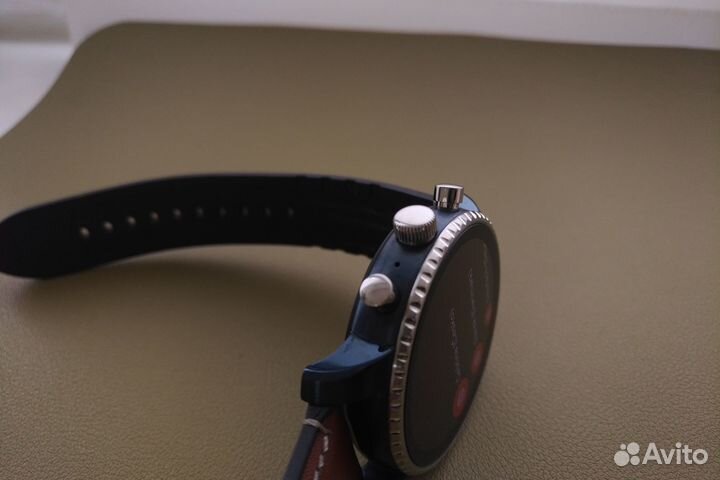 Fossil Q Explorist HR Gen 4