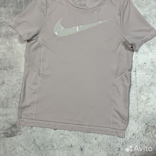 Женская Футболка Nike Dri-Fit размер M