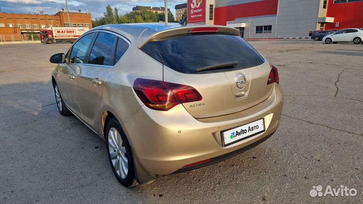 Opel Astra 1.6 МТ, 2011, 120 000 км