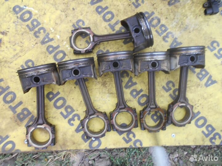 Поршень с шатуном Nissan Maxima A33 2000-2005