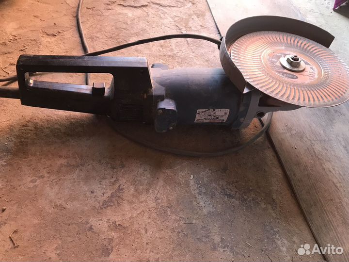 Электроинструмент