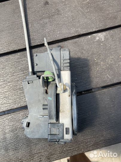 Замок передней левой двери opel meriva a