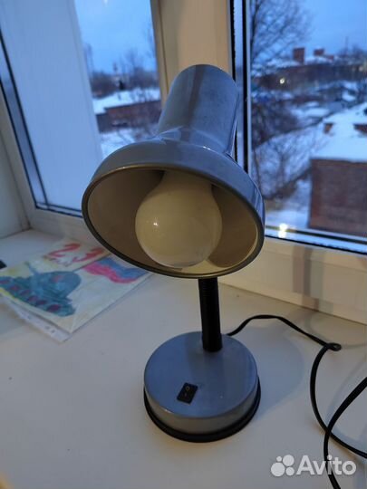 Лампа настольная