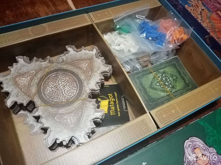 Настольная игра Иниш. С дополнением Сезоны