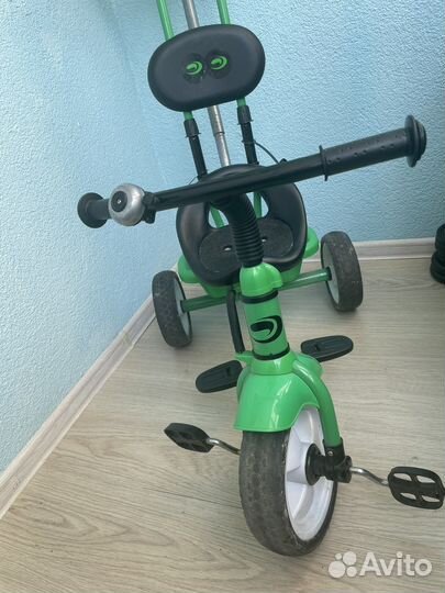 Детский велосипед с ручкой
