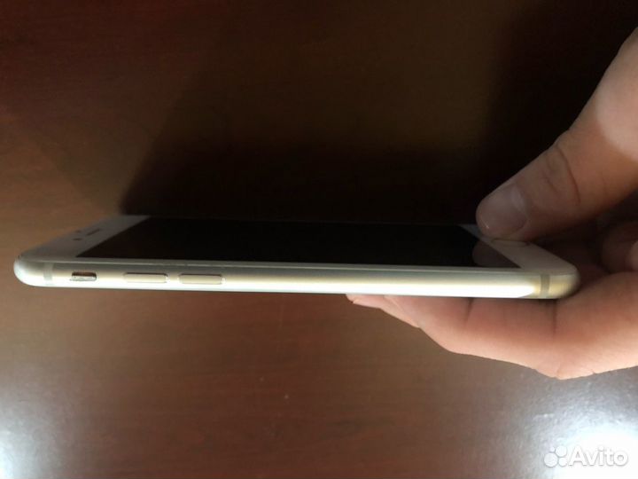 iPhone 8, 64 ГБ