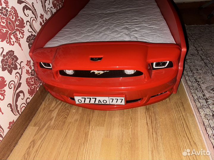 Детская кровать машинка