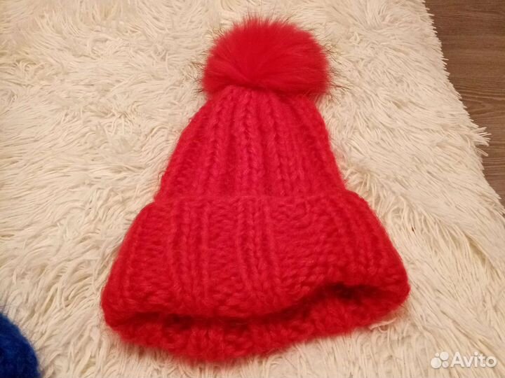 Шапка 2 штуки, красная и синяя