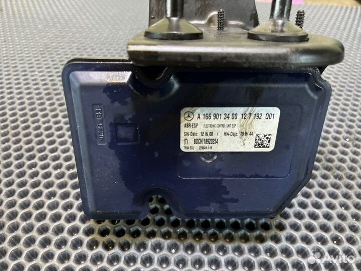 Блок ABS Mercedes-Benz M-Class W166 OM642
