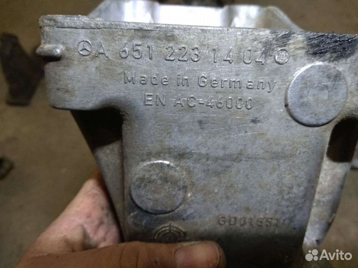 Опора двигателя Mercedes W218 om651