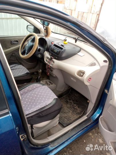 Nissan Almera Tino 1.8 МТ, 2001, 205 000 км