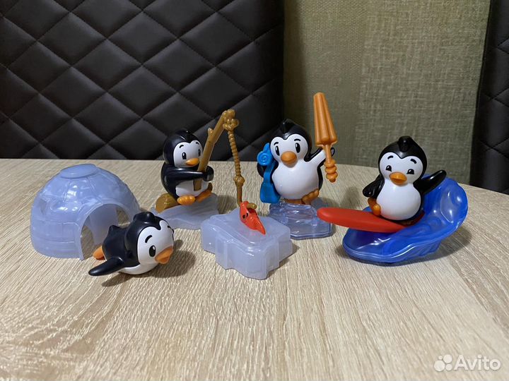 Игрушки из Kinder maxi Новогодние