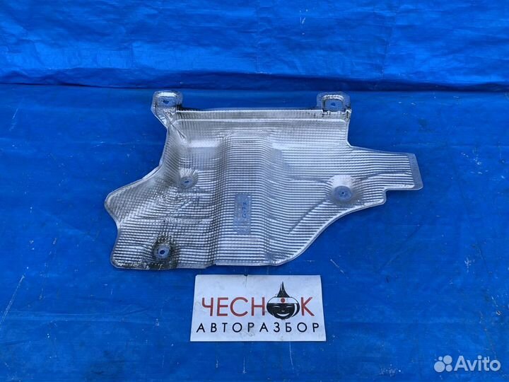 Теплозащитный экран глушителя Audi Q7 2007-2015