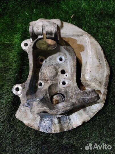 Кулак поворотный передний левый Bmw 520D E60 N47