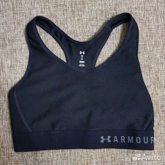 Топ Armour Mid Keyhole Bra S и Майка Nike dri -fit