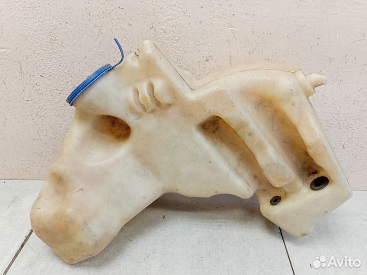 Бачок омывателя Мерседес