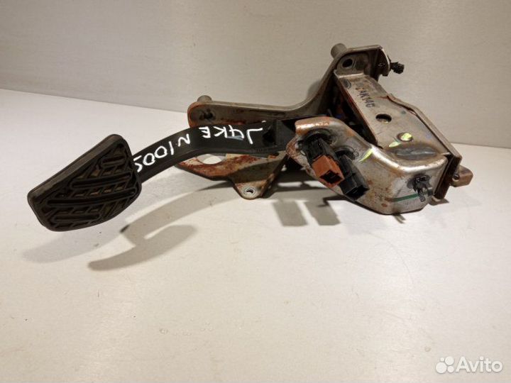 Педаль тормоза Nissan Juke HR16 2011